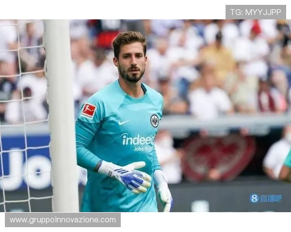 鲍曼盛赞诺伊尔稳居世界前三门将尊重教练决定首发归属 鲍曼盛赞诺伊尔稳居世界前三门将尊重教练决定首发归属