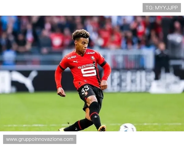 杜埃梅开二度闪耀全场十人勒沃库森半场落后巴黎一方四球 杜埃梅开二度闪耀全场十人勒沃库森半场落后巴黎一方四球