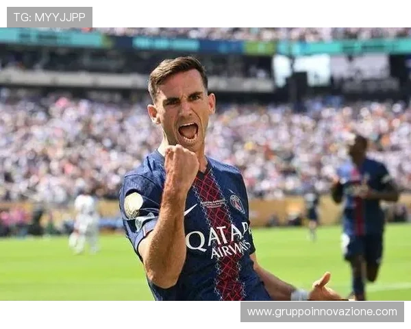 赛后与登贝莱互换球衣阿莱士加西亚盛赞其表现称其为世界最佳球员